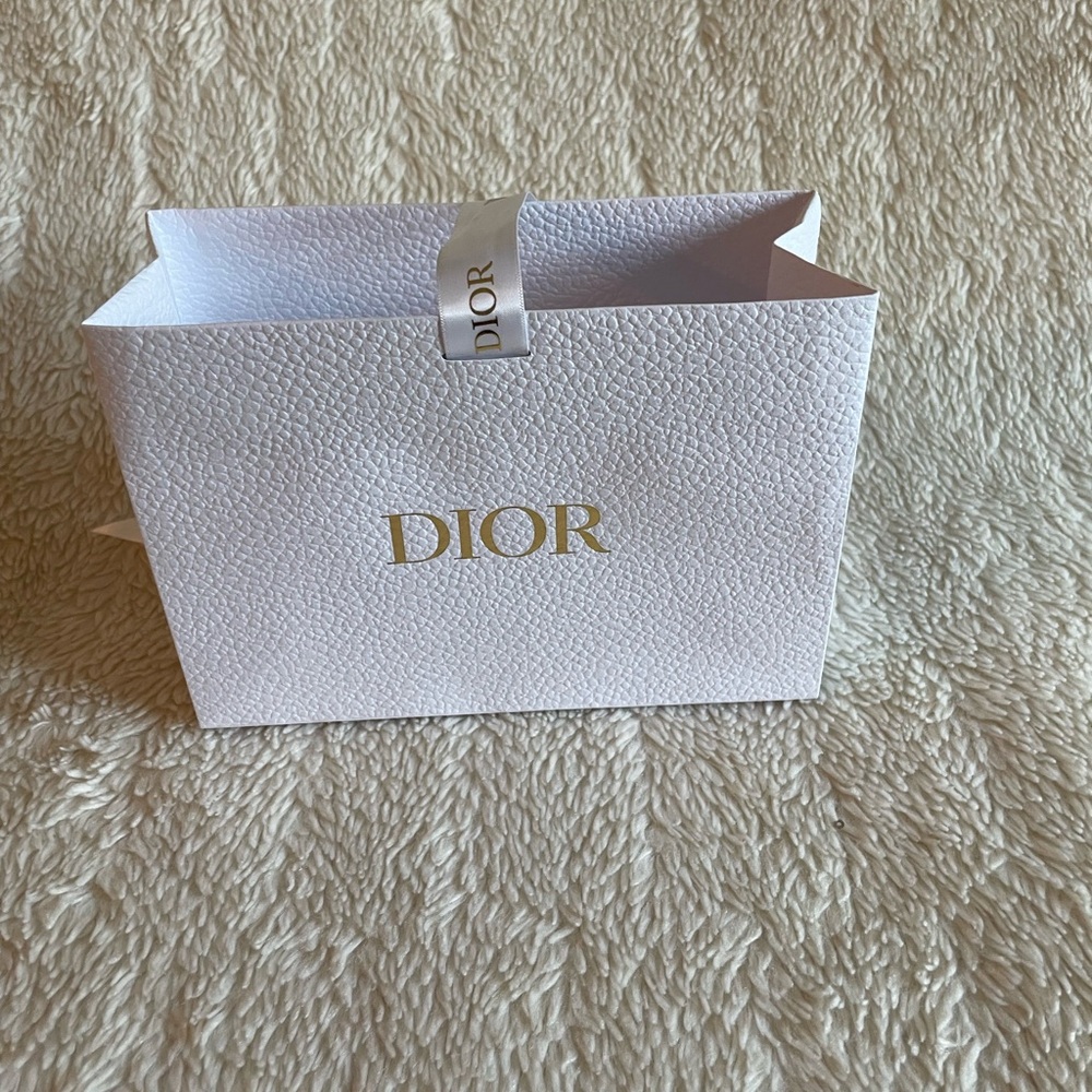 Dior Glossy Red Cosmetic Case - Picture 9 of 13